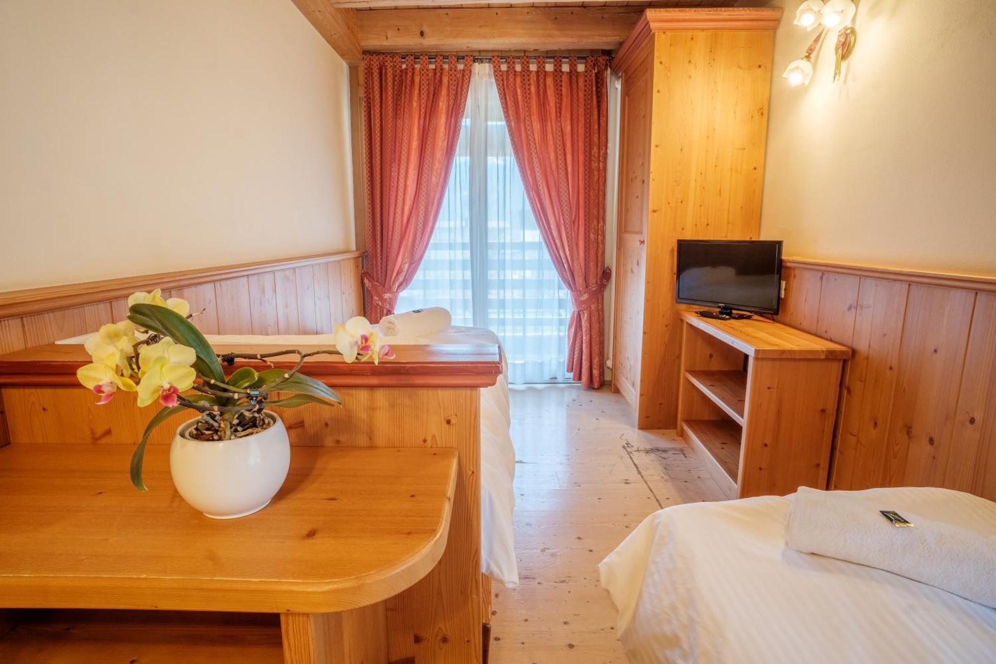 Casa Moresc Spiazzo  Δωμάτιο φωτογραφία